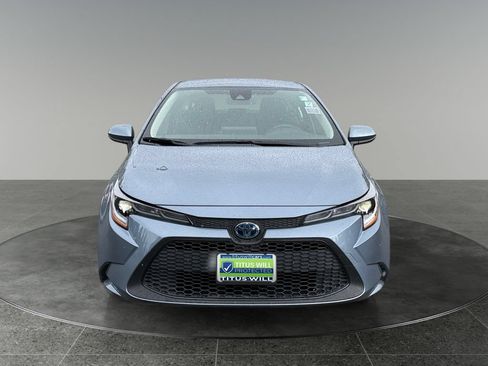 Used 2021 Toyota Corolla LE FWD image 3