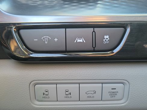 Used 2023 Kia Carnival SX Prestige image 26