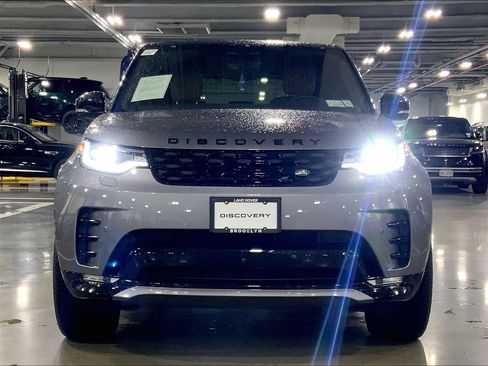 Certified 2025 Land Rover Discovery Dynamic SE AWD/4WD image 2