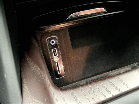 Used 2017 Maserati Levante S image 31