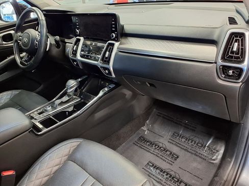 Used 2021 Kia Sorento SX image 9