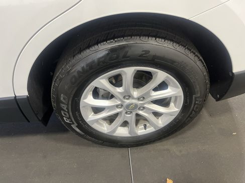 Used 2020 Chevrolet Equinox LS w/ LS Convenience Package AWD/4WD image 28