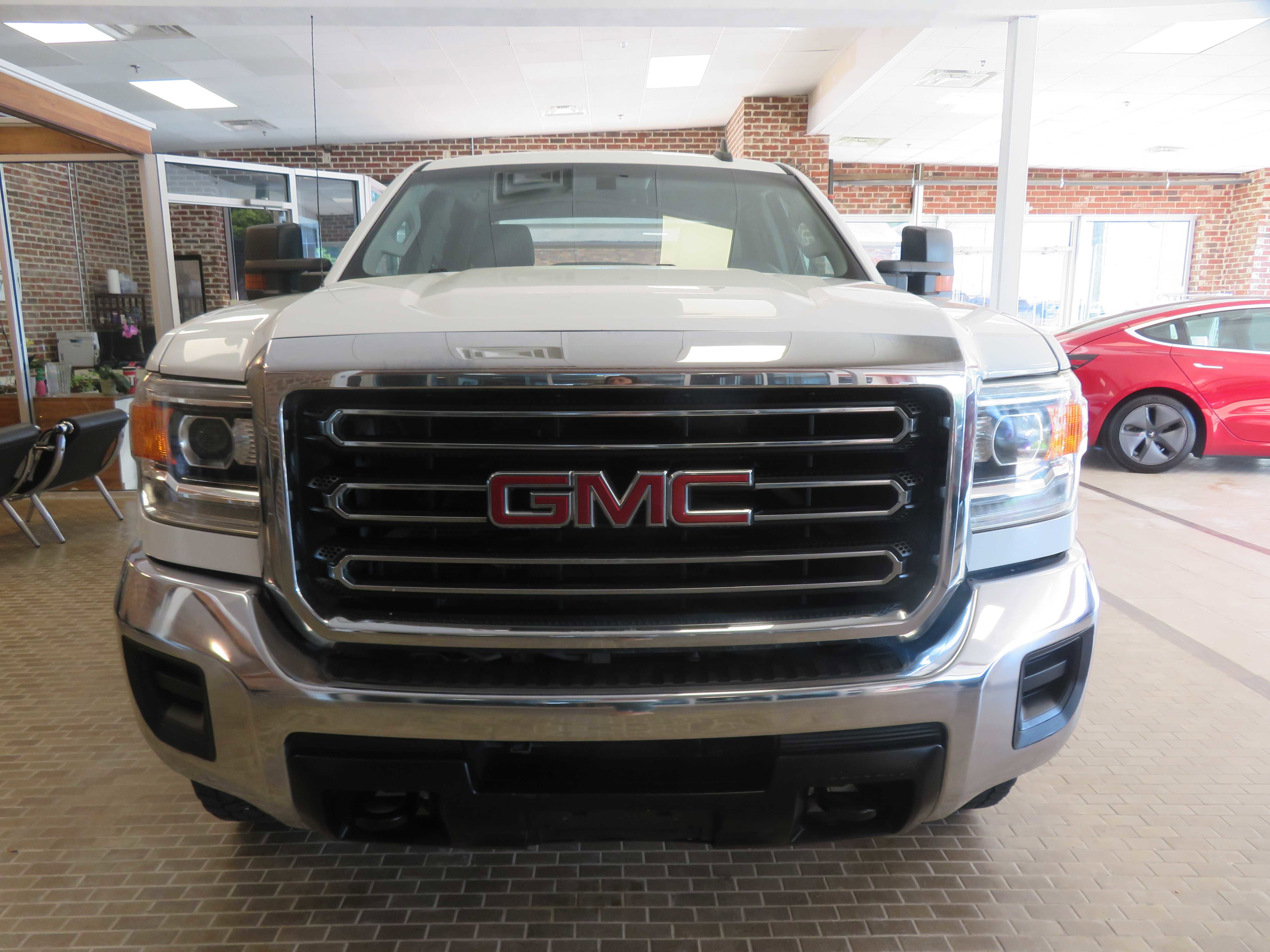 Used 2018 GMC Sierra 2500 4x4 Crew Cab image 2
