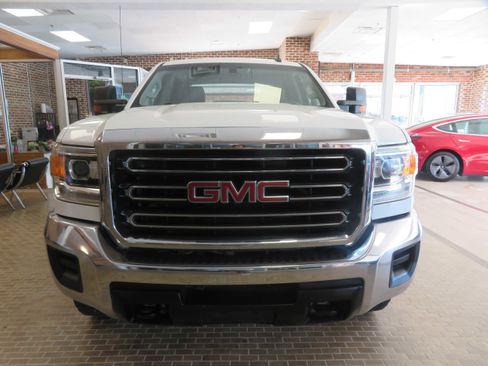 Used 2018 GMC Sierra 2500 4x4 Crew Cab image 2