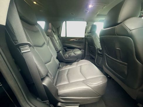 Used 2020 Cadillac Escalade Premium Luxury w/ Escalade Sport Edition image 31