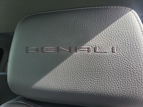 Used 2022 GMC Sierra 2500 Denali image 12