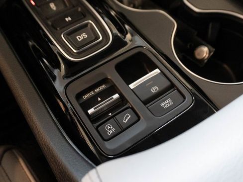 Used 2025 Honda Pilot EX-L image 31