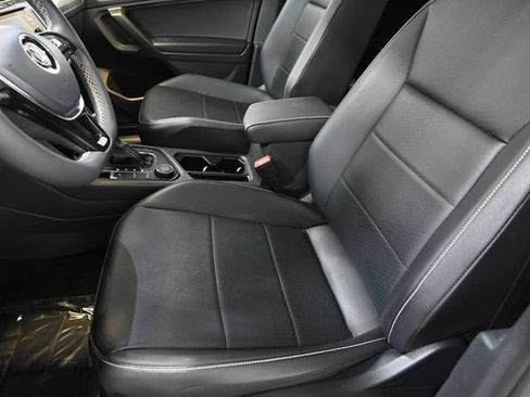 Used 2021 Volkswagen Tiguan SE AWD/4WD image 6