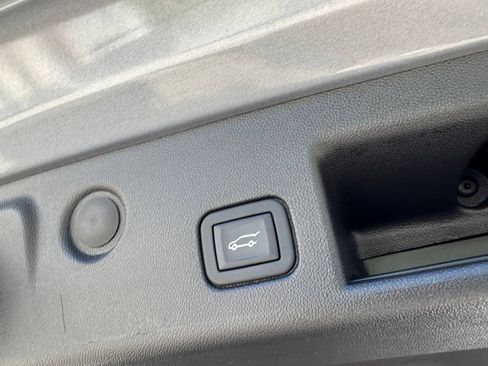 Used 2024 Chevrolet Equinox Premier w/ LPO, Floor Liner Package FWD image 28