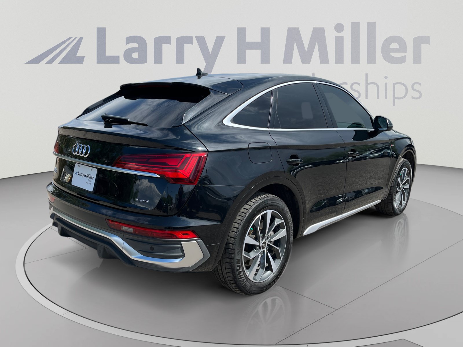Used 2023 Audi Q5 2.0T Premium Plus w/ Premium Plus Package AWD/4WD image 5