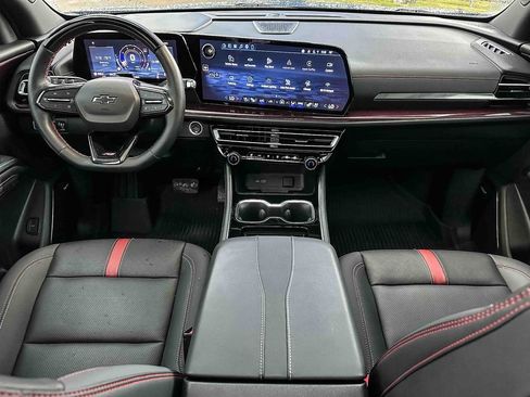 Used 2024 Chevrolet Traverse RS AWD/4WD image 11
