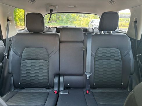 Used 2025 Nissan Pathfinder SV FWD image 40