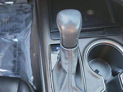 Used 2023 Toyota Camry SE image 12