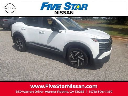 Used 2026 Nissan Kicks SV FWD image 4