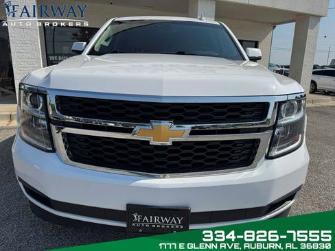 Used 2018 Chevrolet Suburban LT RWD image 3