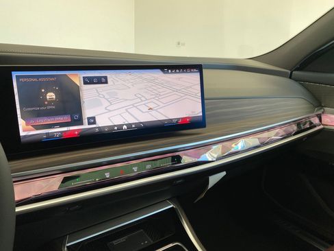 New 2026 BMW 750e xDrive w/ Premium Package image 24
