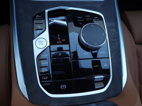 New 2026 BMW X5 xDrive50e w/ Climate Comfort Package image 42