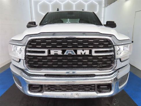 Used 2022 RAM 2500 Big Horn AWD/4WD image 3