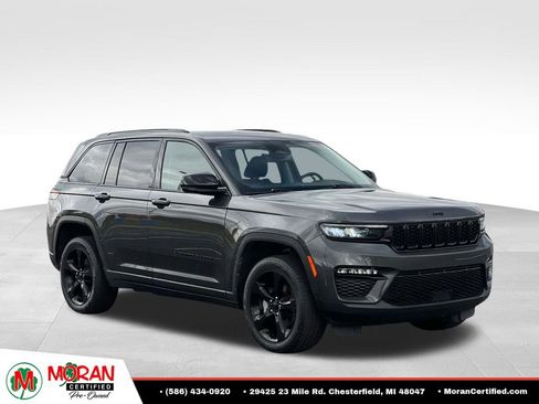 Used 2024 Jeep Grand Cherokee Limited w/ Black Appearance Package AWD/4WD image 7