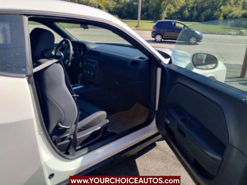 Used 2010 Dodge Challenger SE image 15