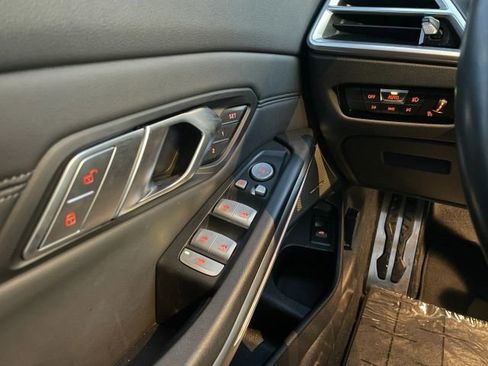 Used 2025 BMW M3 Competition w/ M Carbon Exterior Package image 27