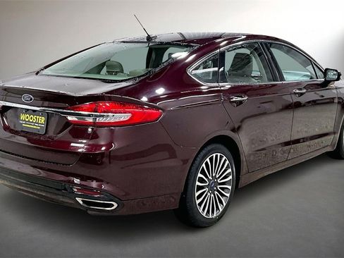 Used 2017 Ford Fusion SE w/ Fusion SE Technology Package image 5