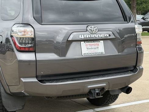 Used 2017 Toyota 4Runner SR5 Premium AWD/4WD image 6