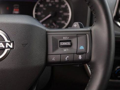 Used 2025 Nissan Rogue SV AWD/4WD image 13