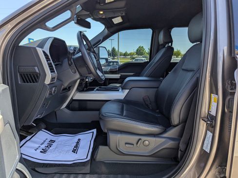 Used 2022 Ford F250 Lariat w/ Lariat Ultimate Package AWD/4WD image 12