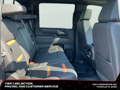 Used 2025 GMC Sierra 2500 AT4 w/ AT4 Premium Plus Package AWD/4WD image 19