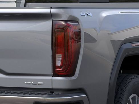 New 2026 GMC Sierra 2500 SLE w/ Preferred Package AWD/4WD image 11
