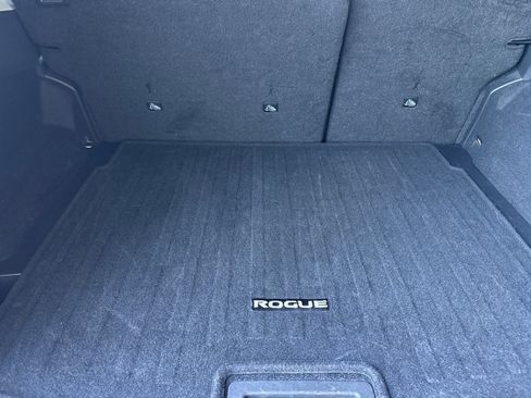 Used 2025 Nissan Rogue SV FWD image 11