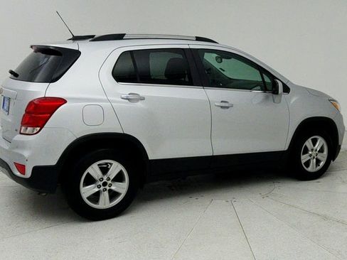Used 2019 Chevrolet Trax LT w/ LT Convenience Package FWD image 8