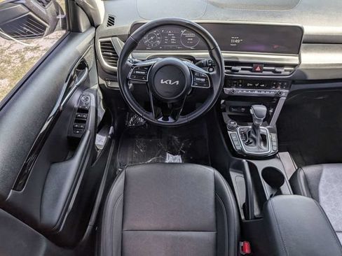 Used 2024 Kia Seltos EX FWD image 15