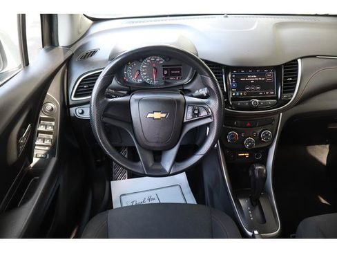 Used 2018 Chevrolet Trax LS AWD/4WD image 10