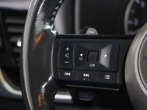 Used 2022 Nissan Rogue SV w/ SV Premium Package FWD image 13