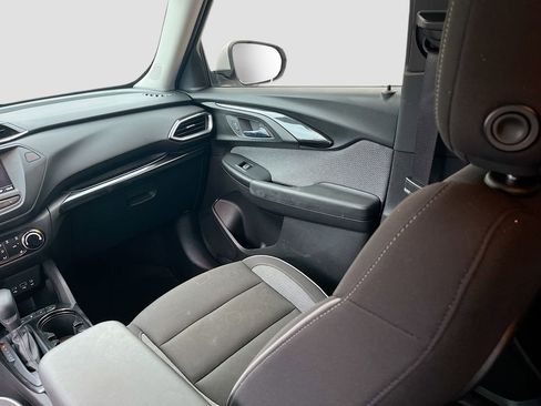 Used 2022 Chevrolet TrailBlazer LT w/ Driver Confidence Package AWD/4WD image 22