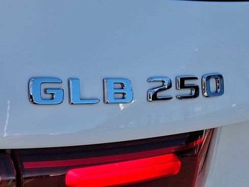 Used 2026 Mercedes-Benz GLB 250 4MATIC image 28