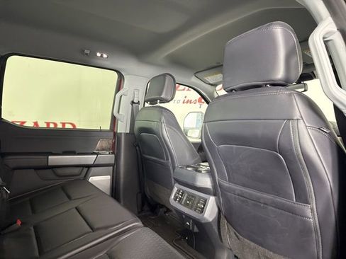 Certified 2025 Ford F250 Lariat w/ Black Appearance Package image 19