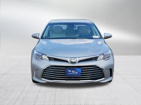 Used 2017 Toyota Avalon Limited w/ Four Season Package FWD image 2