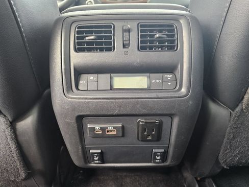 Used 2019 Nissan Pathfinder Platinum AWD/4WD image 37
