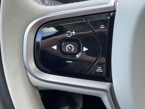 Used 2026 Volvo XC90 B6 Ultra w/ Lounge Package image 32