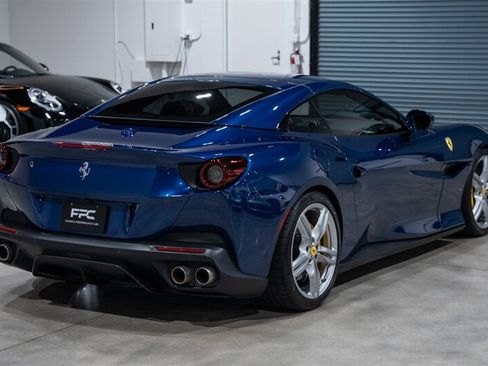 Used 2020 Ferrari Portofino RWD image 13