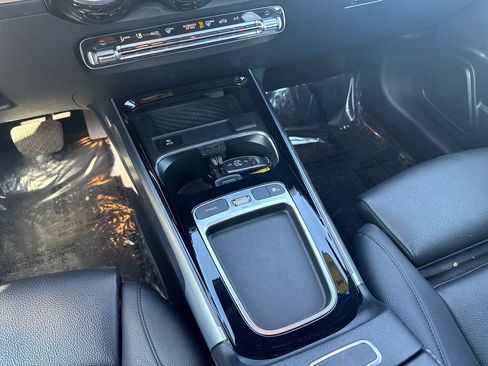 Used 2024 Mercedes-Benz GLB 250 image 34