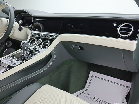 Used 2024 Bentley Continental GT V8 image 31