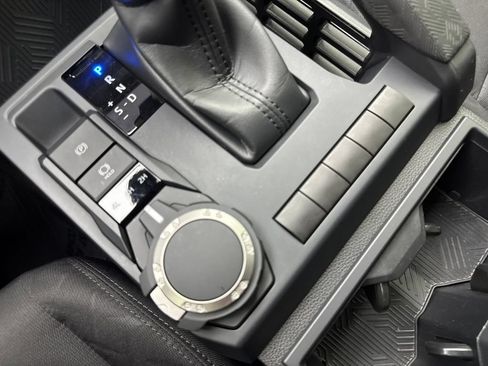 Used 2025 Toyota Tacoma SR AWD/4WD image 67