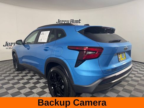 Used 2025 Chevrolet Trax ACTIV w/ Sunroof Package FWD image 10