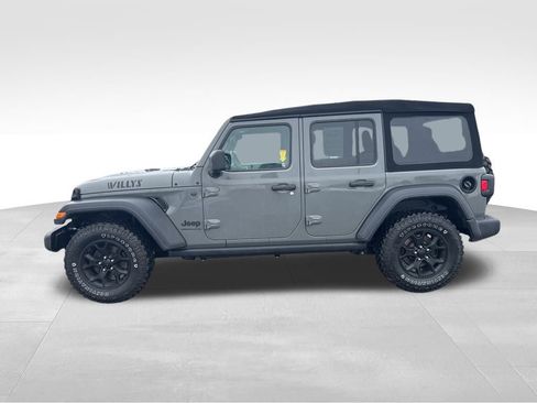 Used 2023 Jeep Wrangler Willys image 2
