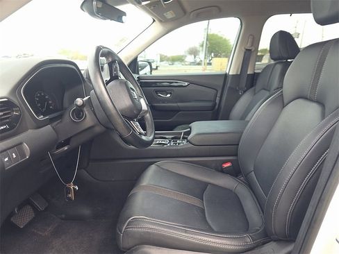 Used 2023 Honda Pilot EX-L image 3