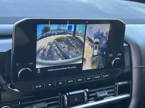 Certified 2023 Nissan Pathfinder SL w/ SL Premium Package image 16